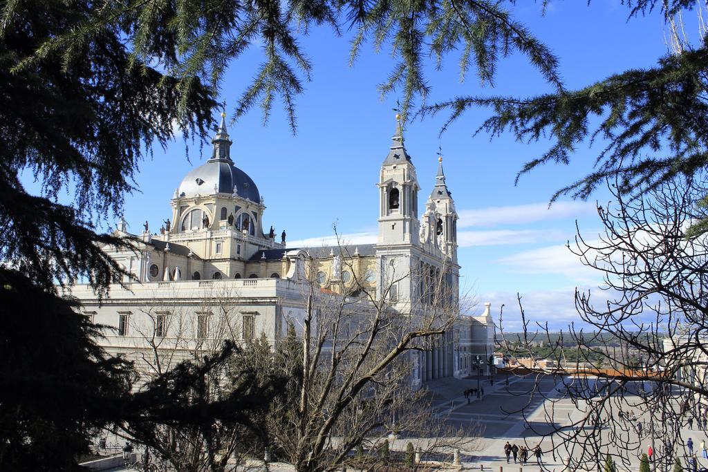 Oriente Suites Madrid Exterior photo