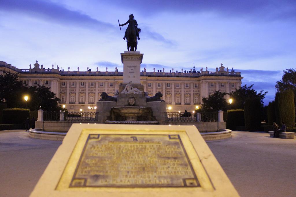 Oriente Suites Madrid Exterior photo