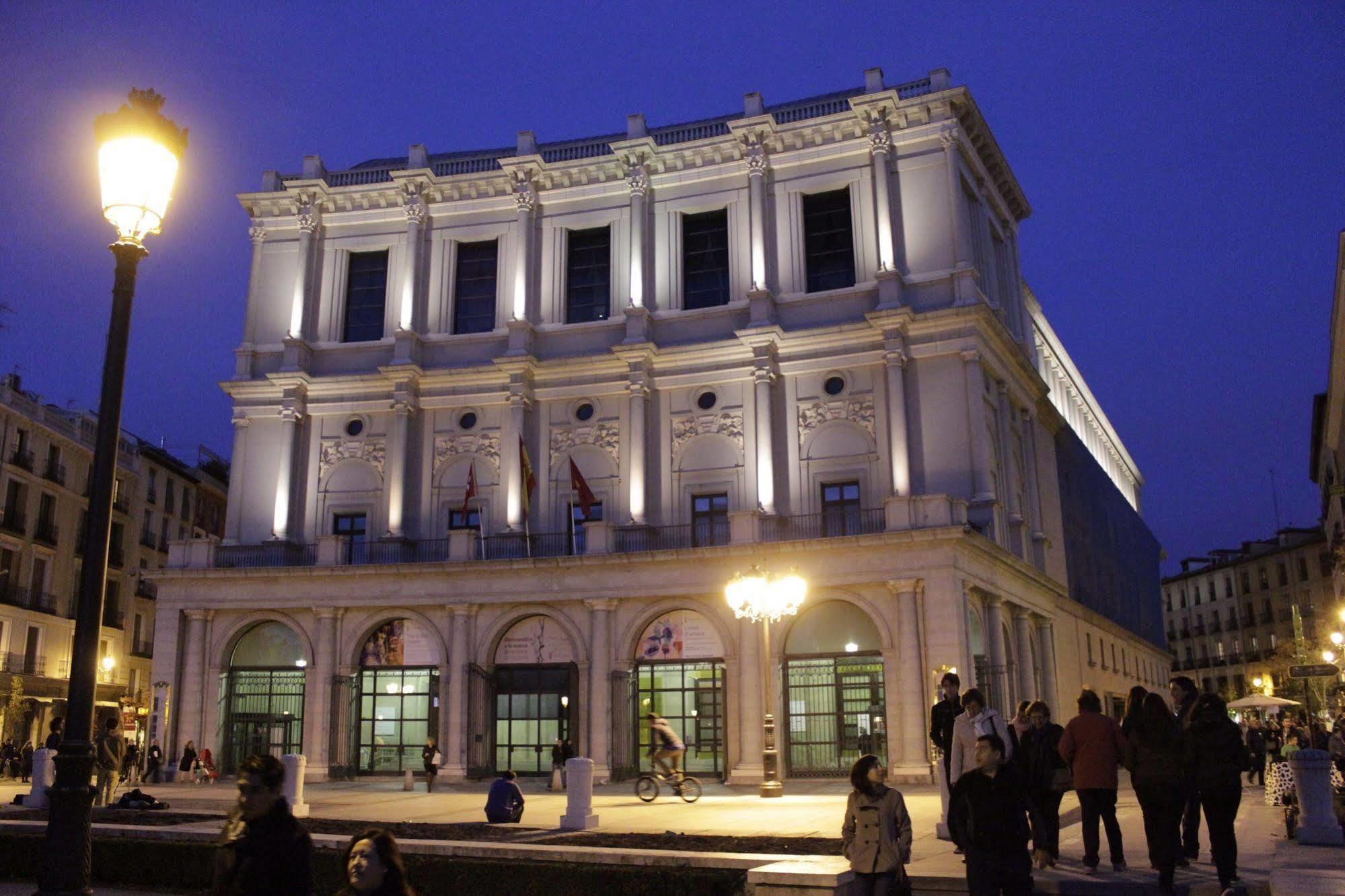 Oriente Suites Madrid Exterior photo